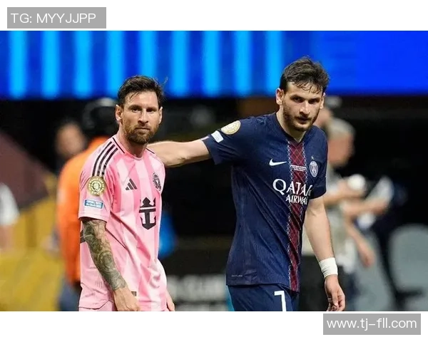 西甲激战巴黎圣日耳曼险胜切尔西引发转会风波与球迷热议